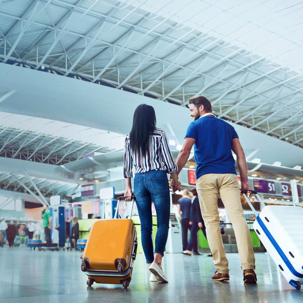 Airport Lux Transfers_0007_happy-couple-travels-together-high-res